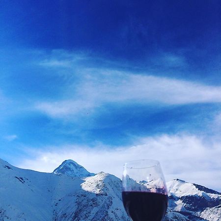 Ia'S Guest House Kazbegi Exterior foto