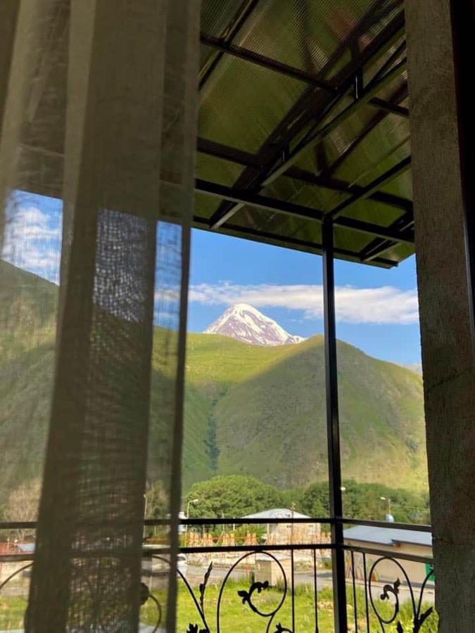 Ia'S Guest House Kazbegi Exterior foto