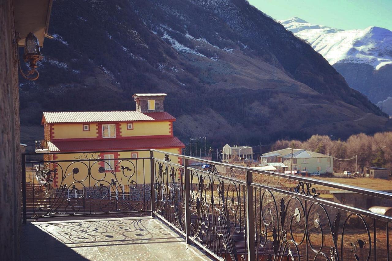 Ia'S Guest House Kazbegi Exterior foto