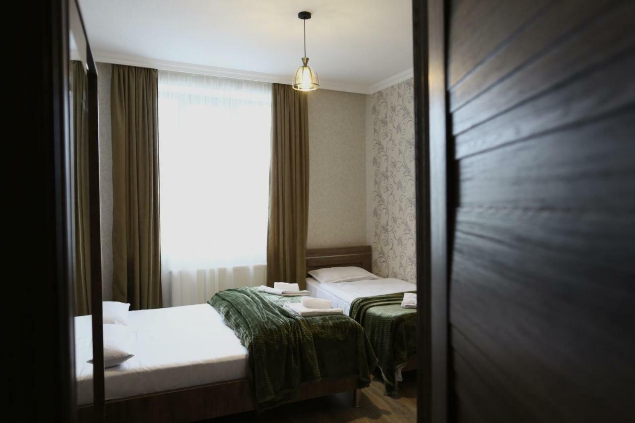 Ia'S Guest House Kazbegi Exterior foto